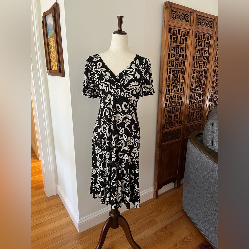Chaps Black And White Floral Dress Women’s Size Medium New Without Tags